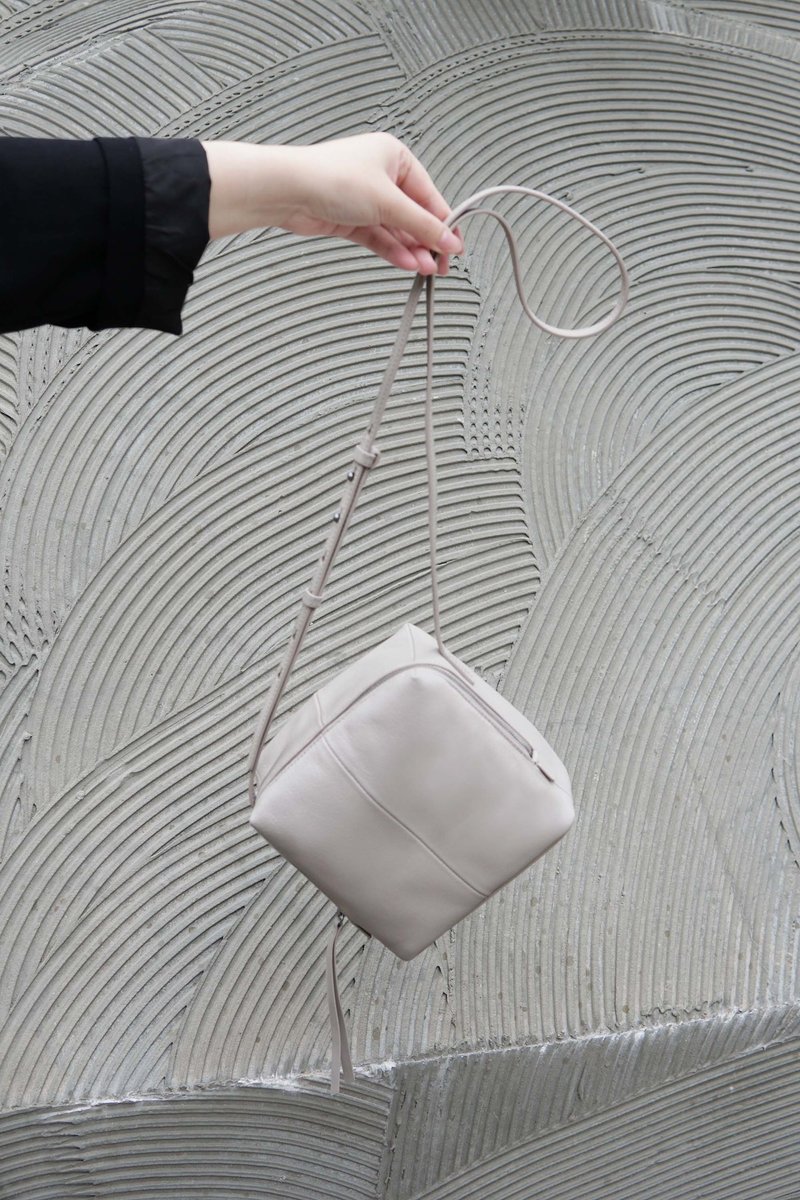 Fudge Shoulder Bag Cumulus Grey 云灰色-侧背包/斜背包 - 侧背包/斜挎包 - 真皮 灰色