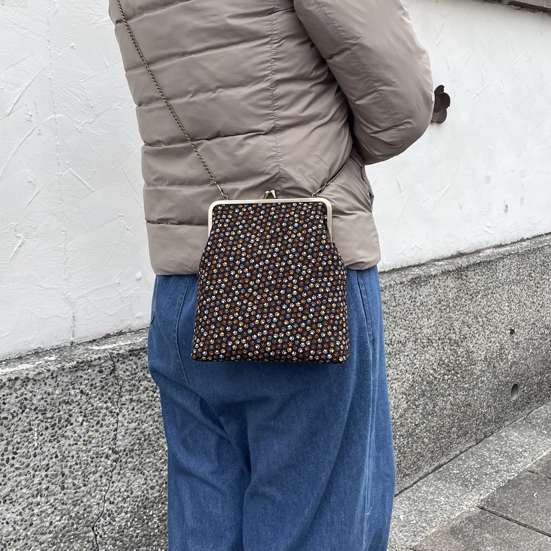 狗狗脚印口金包 / 斜背包 / 侧背包 / 随身包 - 侧背包/斜挎包 - 棉 黑色