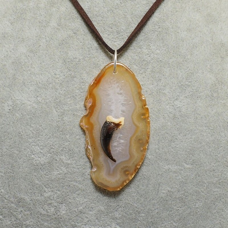 狼爪守护护身符 米白玛瑙切片坠饰项链 男士饰品 - 项链 - 半宝石 咖啡色