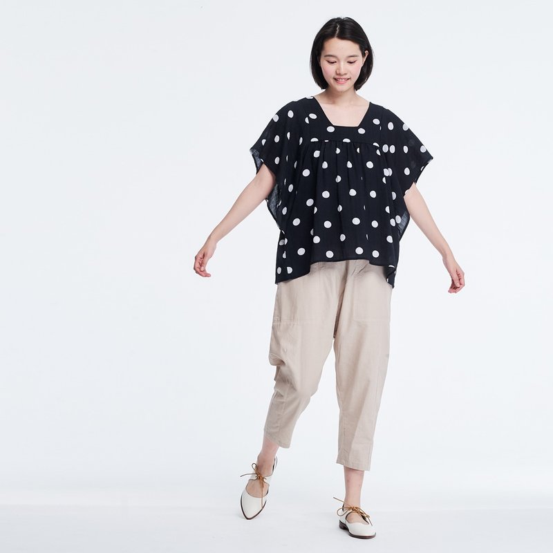 Olina 寬袖剪接上衣/黑白水玉 - 女装上衣 - 其他人造纤维 黑色