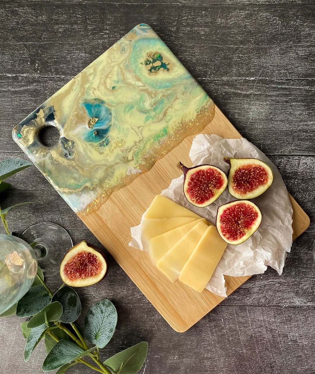 Serving wooden board with epoxy resin cheesboard sea handmade - 托盘/砧板 - 木头 绿色