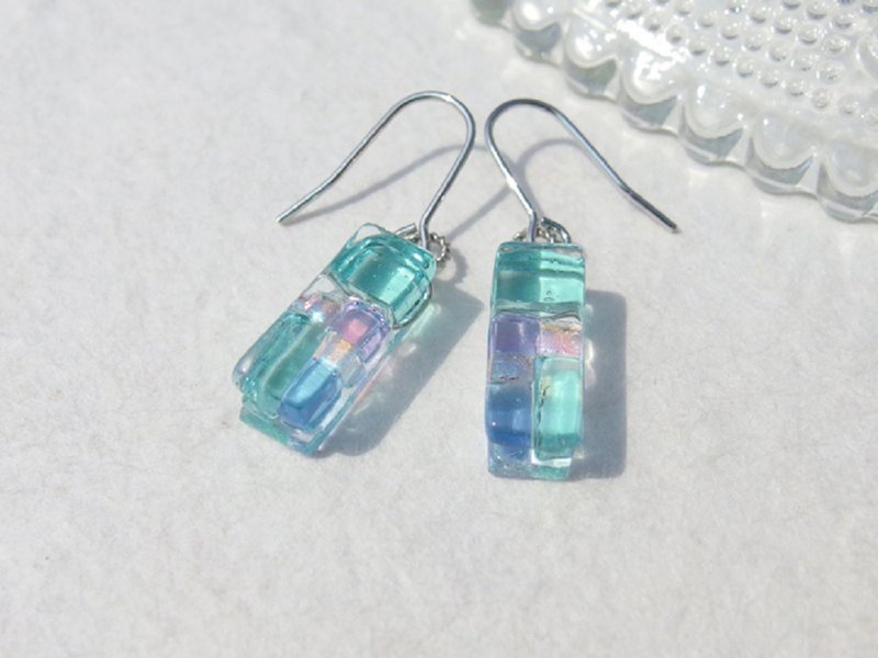 Aurora Glass (Aurora [Aqua]) Earrings/ Clip-On[You can choose metal fittings] [Made-to-order] - 耳环/耳夹 - 玻璃 蓝色