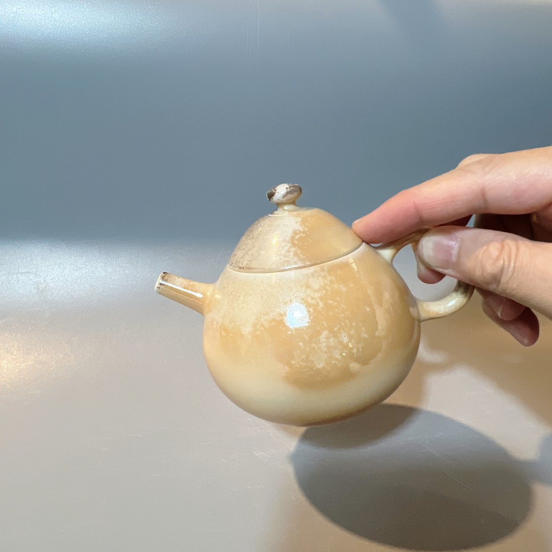 柴烧瓷土梨型正把茶壶  / 小平凡手作 - 茶具/茶杯 - 陶 