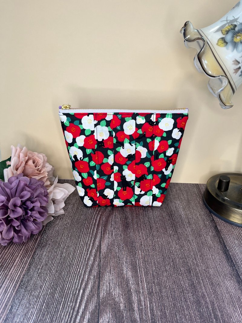 山茶花与猫咪图案化妆包 日本布料 - 收纳用品 - 棉．麻 红色