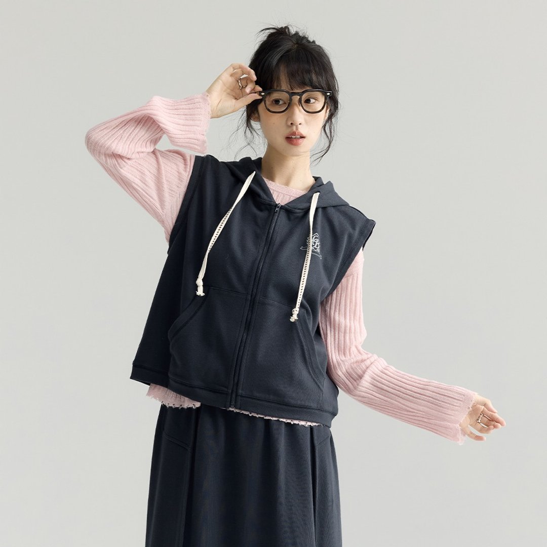 连帽卫衣式马甲半裙套装|马甲|半裙|两色|秋款|Sora-1889 - 女装背心 - 棉 多色