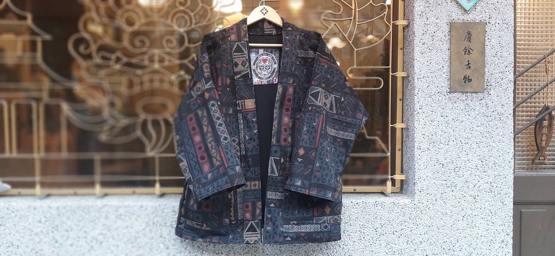 AMIN'S SHINY WORLD 厚磅斜纹涂鸦满版印花 KIMONO - 男装外套 - 棉 多色