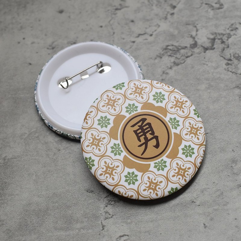 【桐鹿】海棠台湾 胸章/徽章_妈祖给的勇气 - 徽章/别针 - 塑料 卡其色