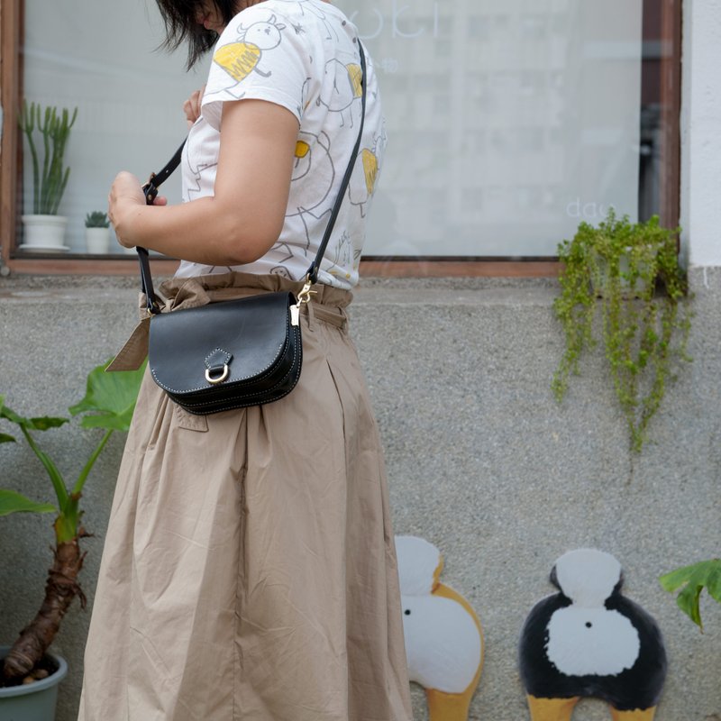 侧背包 弯月腰包 台中 审计店 - 皮件 - 真皮 