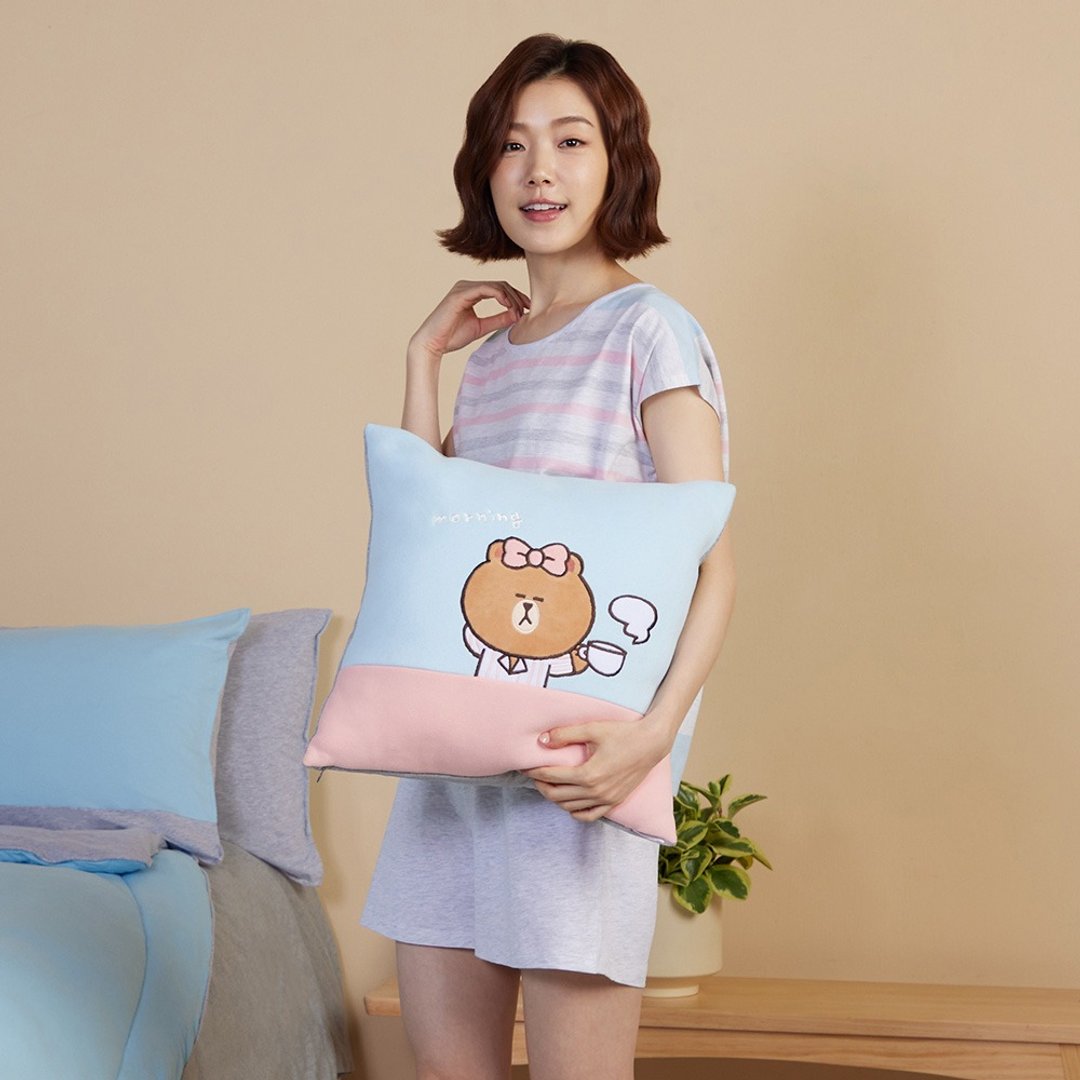 LINE FRIENDS | 早安熊美方形抱枕 (45x45厘米) - 枕头/抱枕 - 棉 蓝色