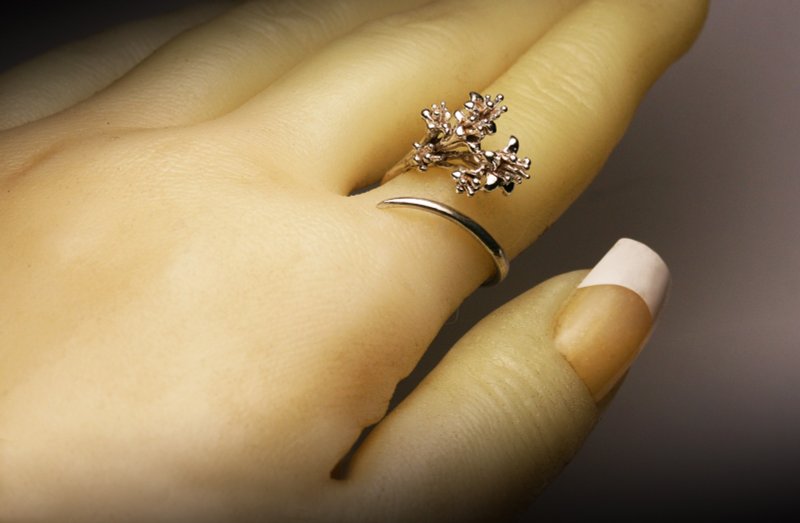 吊钟花戒指 - 戒指 - 其他金属 银色