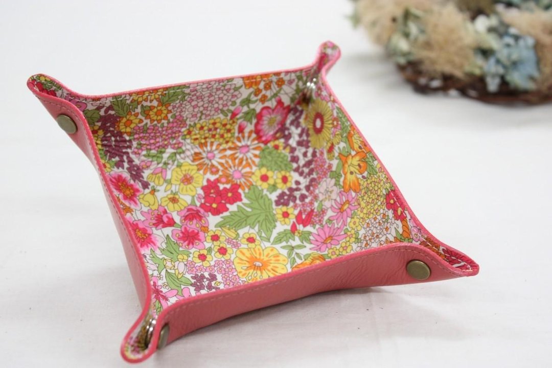 Cowhide x Liberty Print Leather Tray Pink - 其他 - 真皮 粉红色