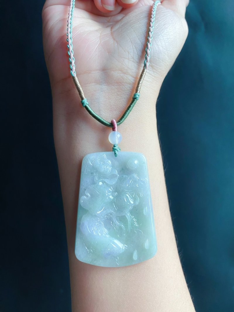 孤品 春彩 天然缅甸玉 翡翠 绿底飘花带紫翡 如鱼得水 玉质细腻 - 项链 - 玉石 绿色