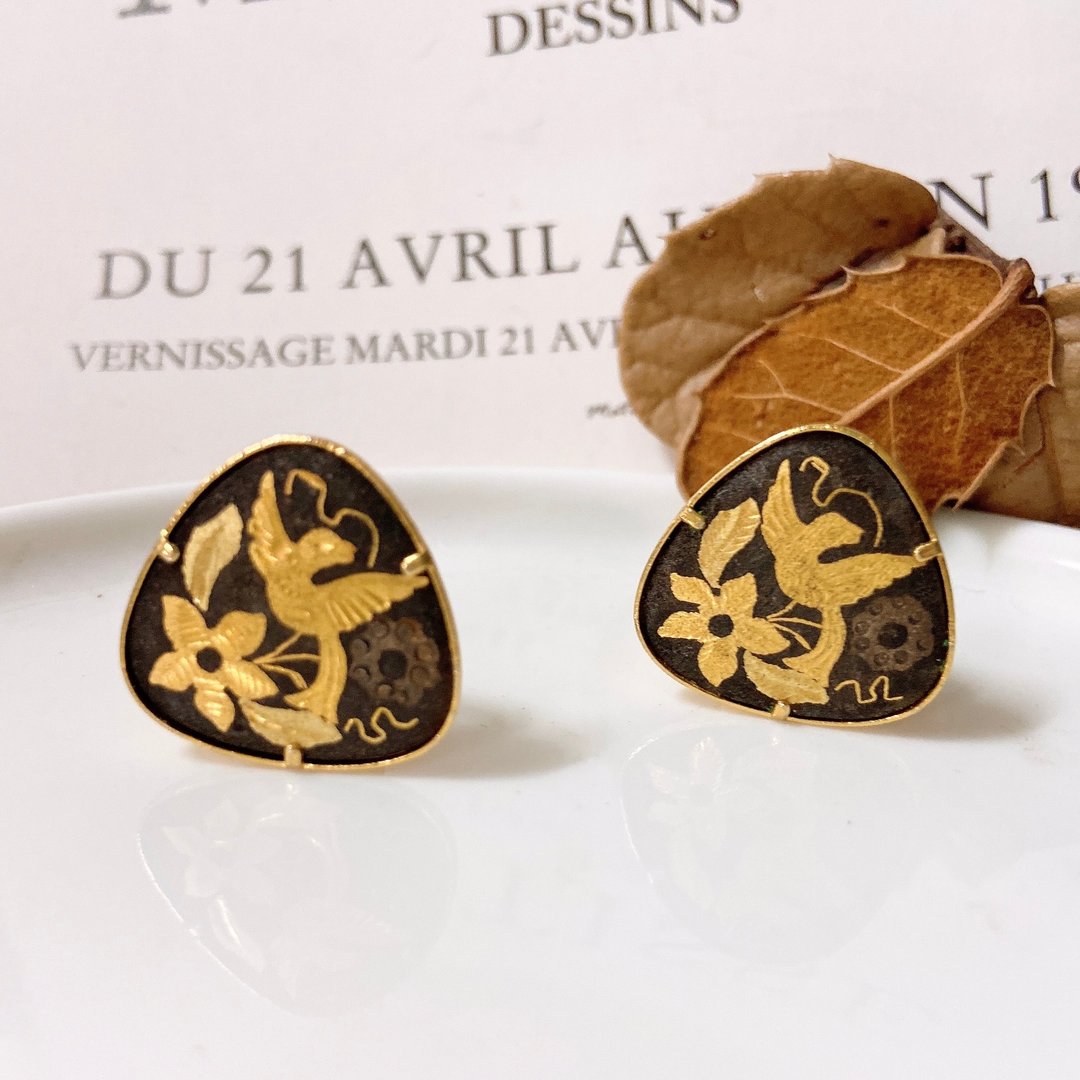 【西洋古董饰品】西班牙大马士革24K金工艺 花朵飞鸟雕花耳环耳夹 - 耳环/耳夹 - 贵金属 金色