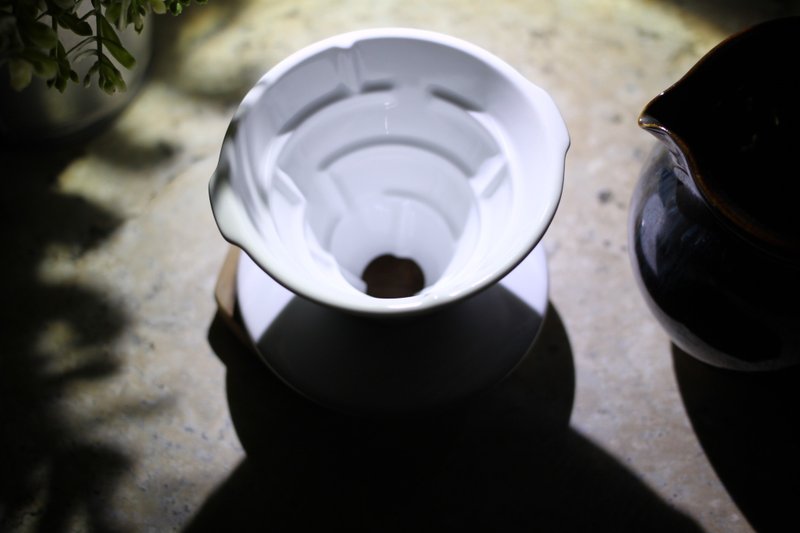 【送礼好物】纯白 迷宫滤杯 单人用00号咖啡滤杯 台湾绿工艺 - 咖啡壶/周边 - 瓷 