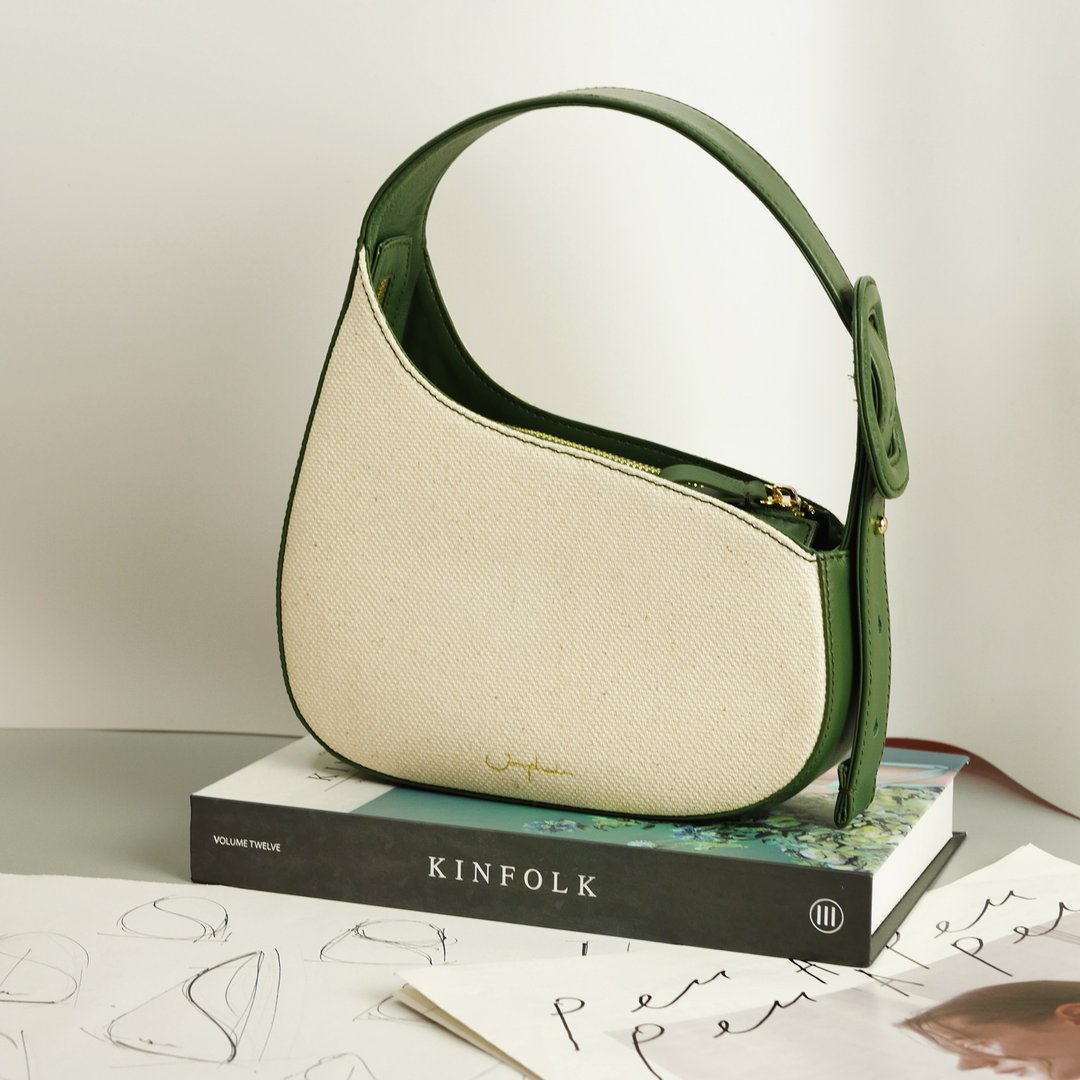 半月包 KissMe Shoulder Bag - Matcha Green - 手提包/手提袋 - 真皮 绿色