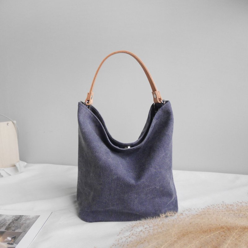 质感帆布 MINI水桶包 Mini bucket bag #39 水洗牛仔蓝 - 手提包/手提袋 - 棉．麻 蓝色