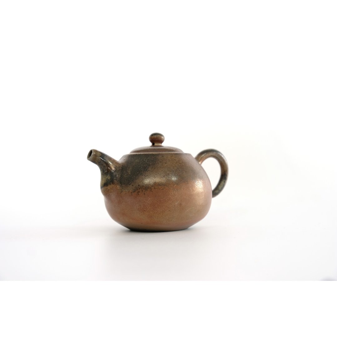 随心陶 I 柴烧内盖圆茶壶 - 茶具/茶杯 - 陶 金色