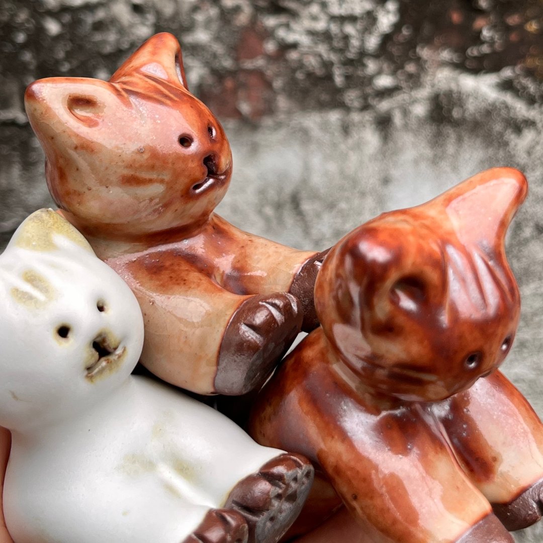伏地挺身猫猫 / 陶偶 / 疗愈摆件 - 摆饰 - 陶 金色