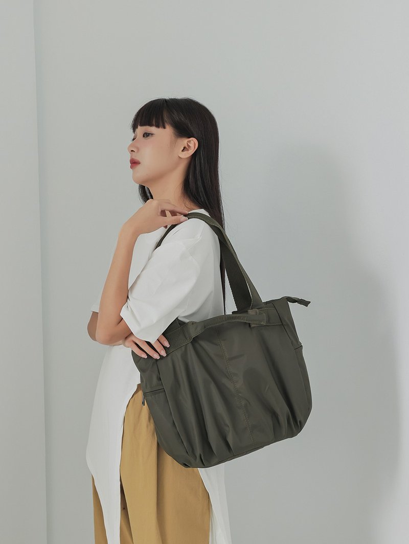 supportingrole 城市通勤多空间分层肩侧背包 军绿 - 手提包/手提袋 - 其他人造纤维 绿色