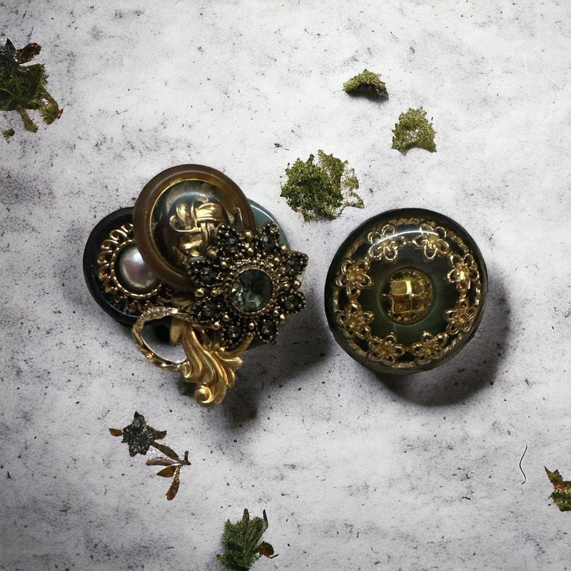 【青木原树海】复古木系手作 / 复古首饰 / 独特神秘木系耳环耳 - 耳环/耳夹 - 铜/黄铜 绿色