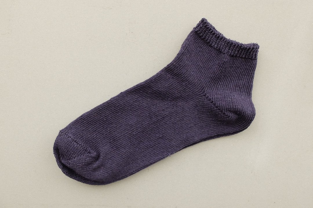 Linen ankle socks ink blue 25-27cm - 袜子 - 棉．麻 蓝色