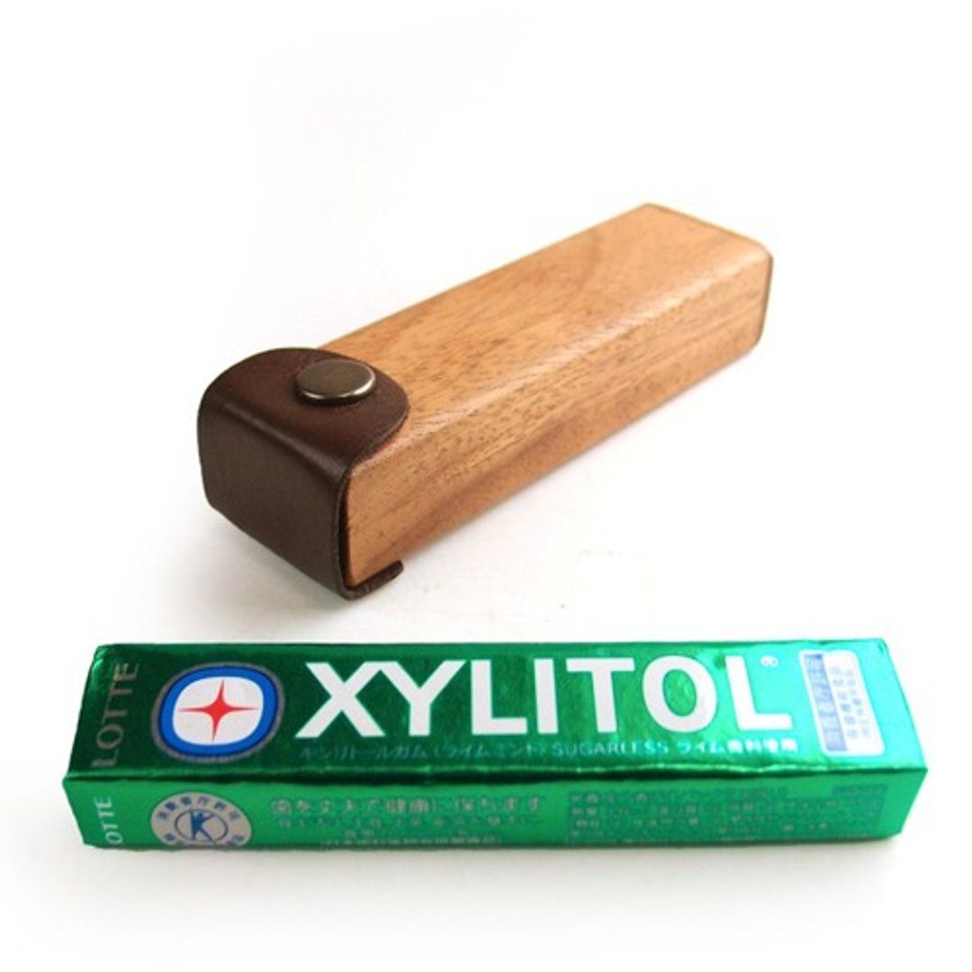 Case for grain gum made of wood and leather (XYLITOL, Clorets etc) - 其他 - 木头 
