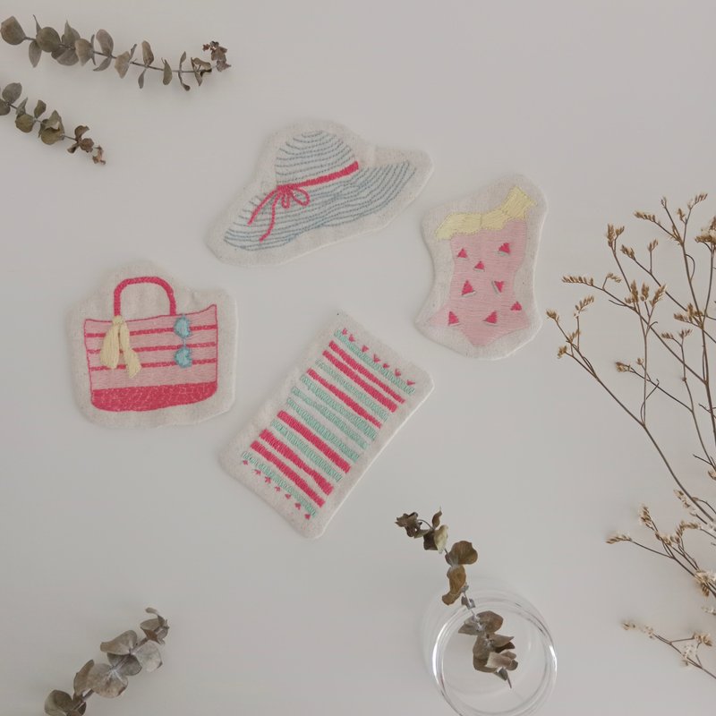 Beach coaster set 4 PCS hand embroidered cotton fabric - 杯垫 - 棉．麻 白色