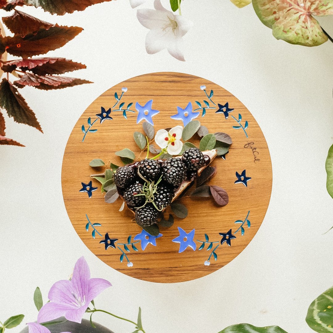 Magical Bluebell Teak Tray - 浅碟/小碟子 - 木头 咖啡色