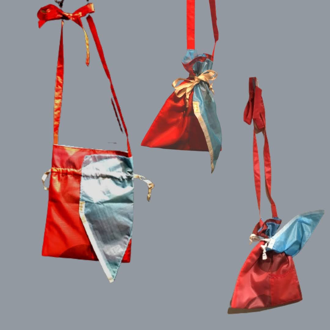 Colourful Shoulder Bag_The ReBorn kinchaku; lightblue/red - 侧背包/斜挎包 - 环保材料 多色