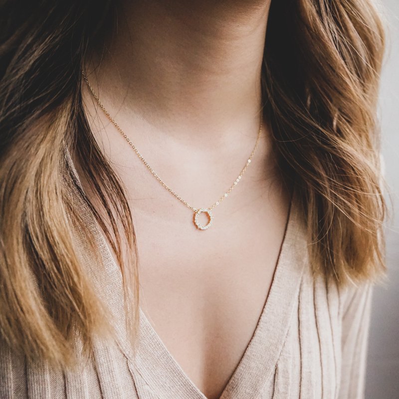 闪闪锆石圆形花圈项链 - 925银 - 欧美项链 - 圆形项链 - 简约 - 项链 - 银 金色