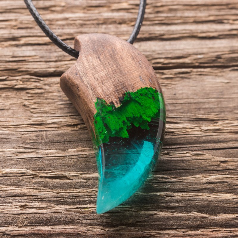 丛林 || 吊坠方绿色吉祥物她为他 - 项链 - 木头 绿色