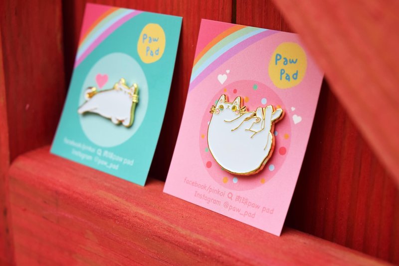 金夕夕唉！肉肉金边金属徽章！ - 胸针 - 其他金属 白色