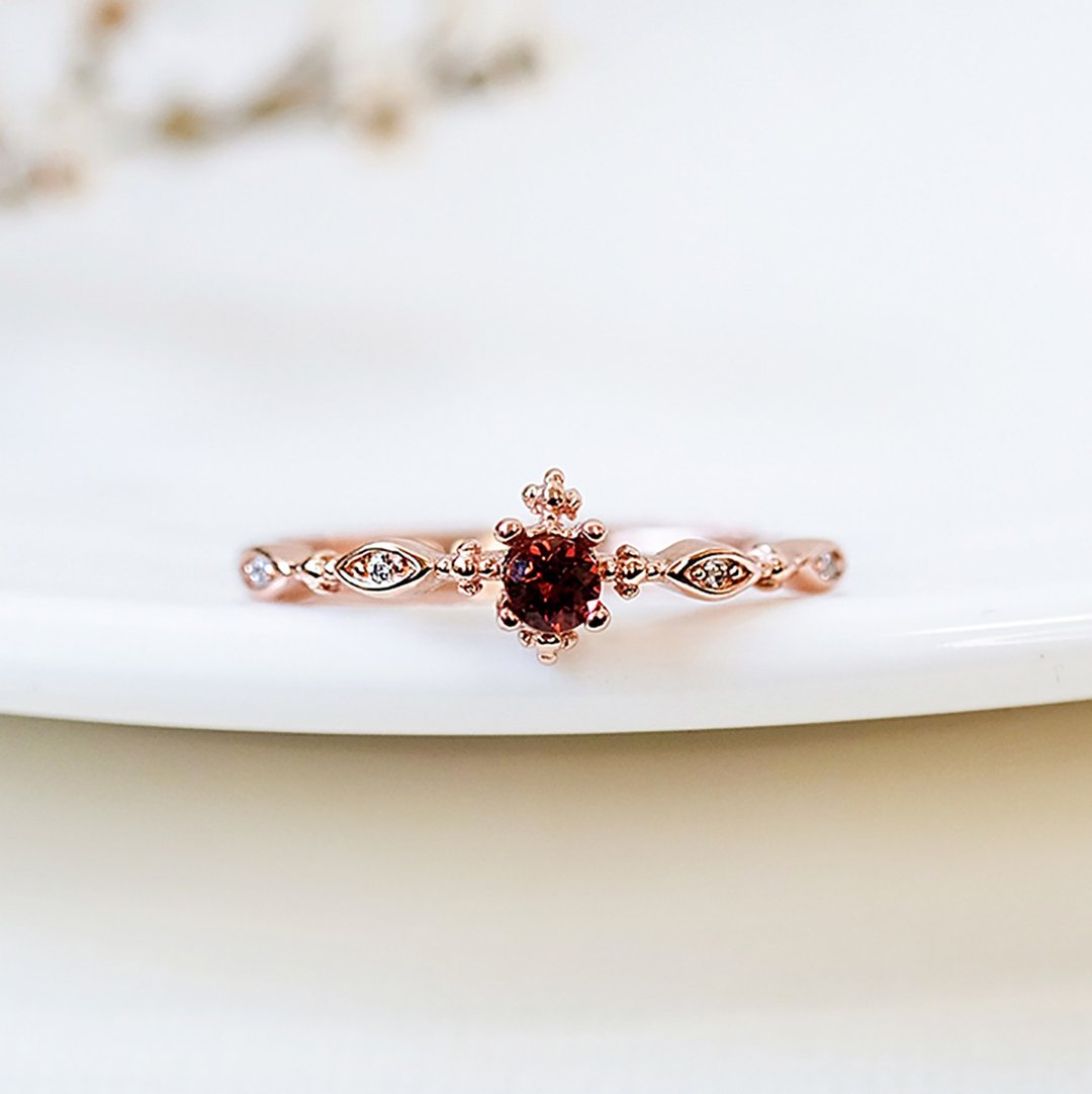 石榴石 Garnet 925纯银 玫瑰金 戒指 爪镶气质细戒  1月诞生石 - 戒指 - 纯银 银色