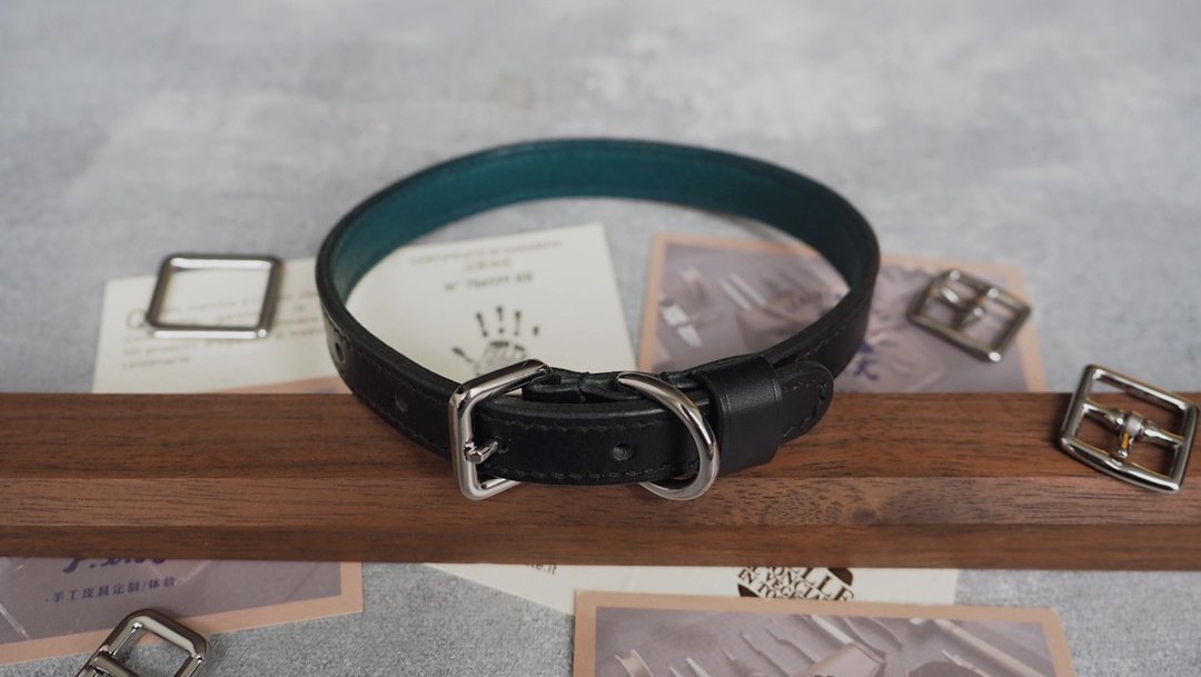 纯手工牛皮宠物项圈牵绳装饰choker 颜色款式可定制化 可刻字订制 - 项圈/牵绳 - 真皮 多色