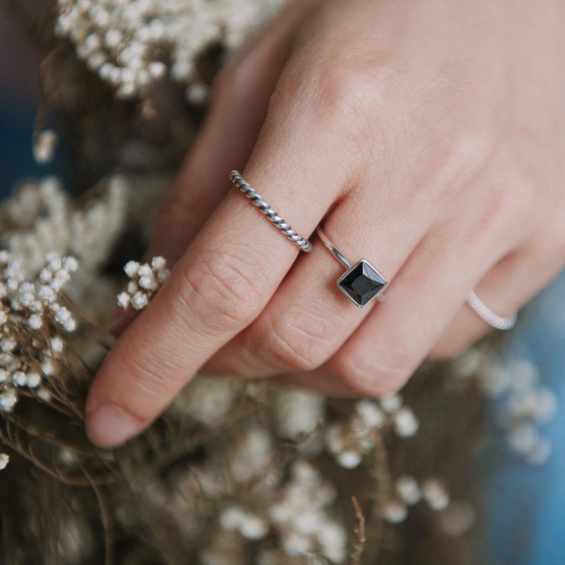 紧紧拥抱我-纯银戒指 - 戒指 - 其他金属 银色