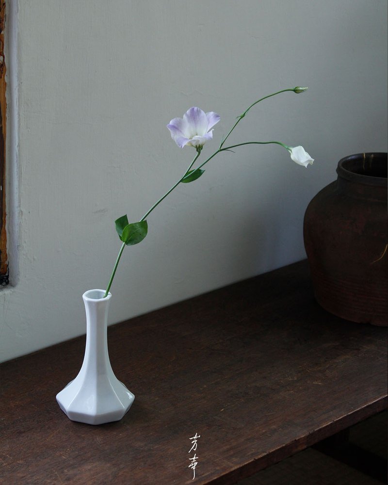细颈八角花瓶 - 花瓶/陶器 - 瓷 