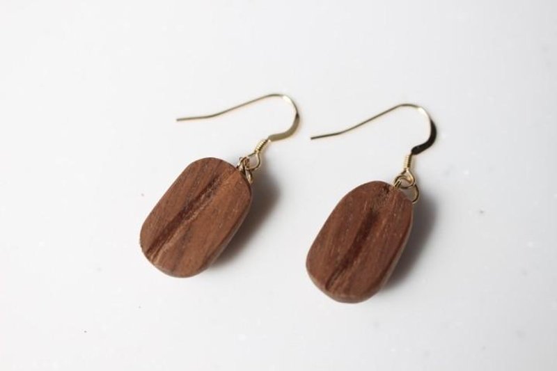 Coffee bean piercing - 耳环/耳夹 - 木头 卡其色