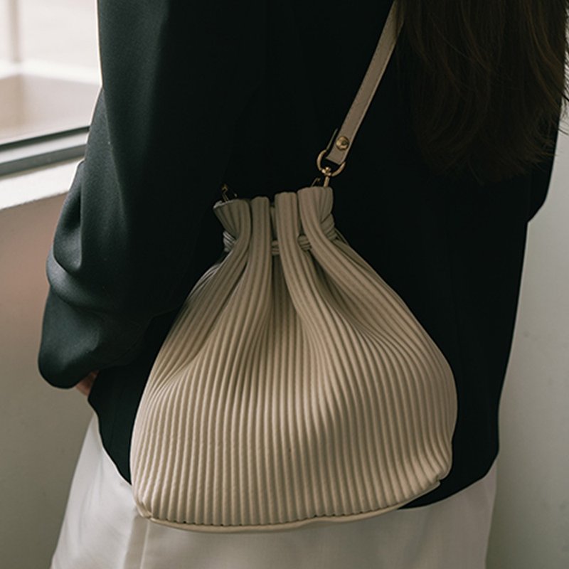 Donkie 韓國制束繩包包 D1047 - 侧背包/斜挎包 - 人造皮革 