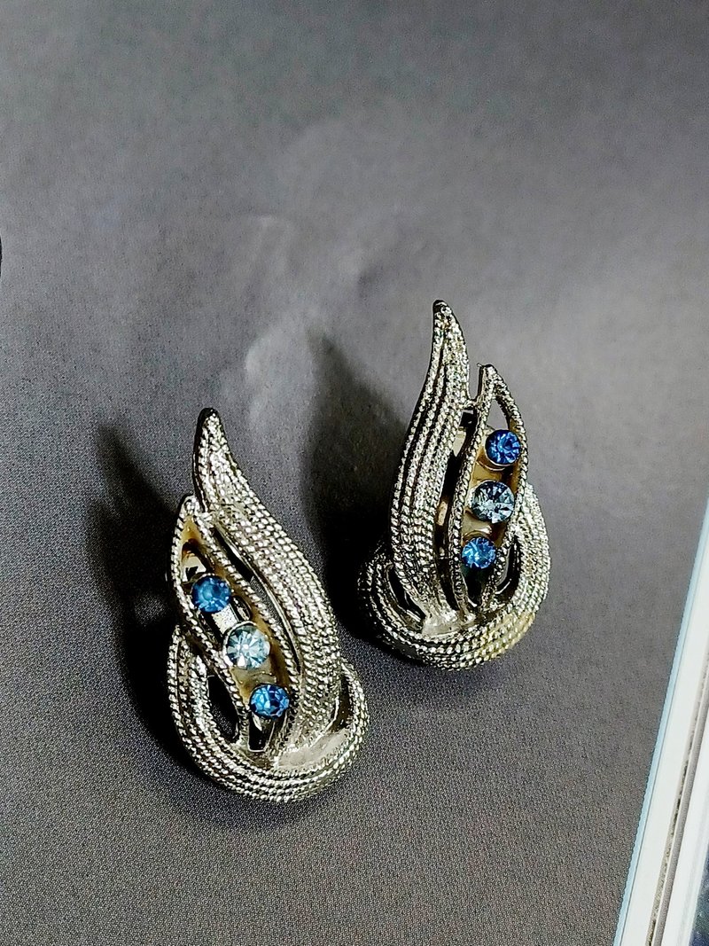 vintage jewelry  金属银色丝纹莱茵 夹式耳环 - 耳环/耳夹 - 其他金属 