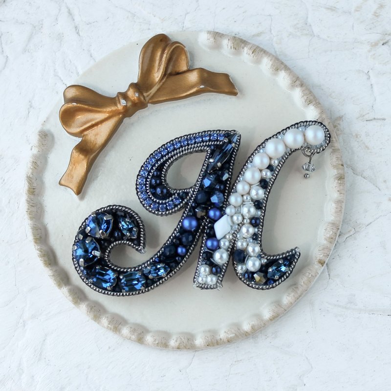 Beaded Brooch English Letter. Personalized Name Brooch Pin.Customized Gift - 胸针 - 珍珠 蓝色