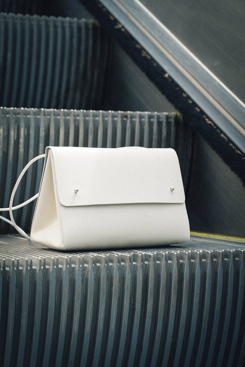 Walk With Me 回收皮革肩背包- 象牙白 - 侧背包/斜挎包 - 真皮 白色