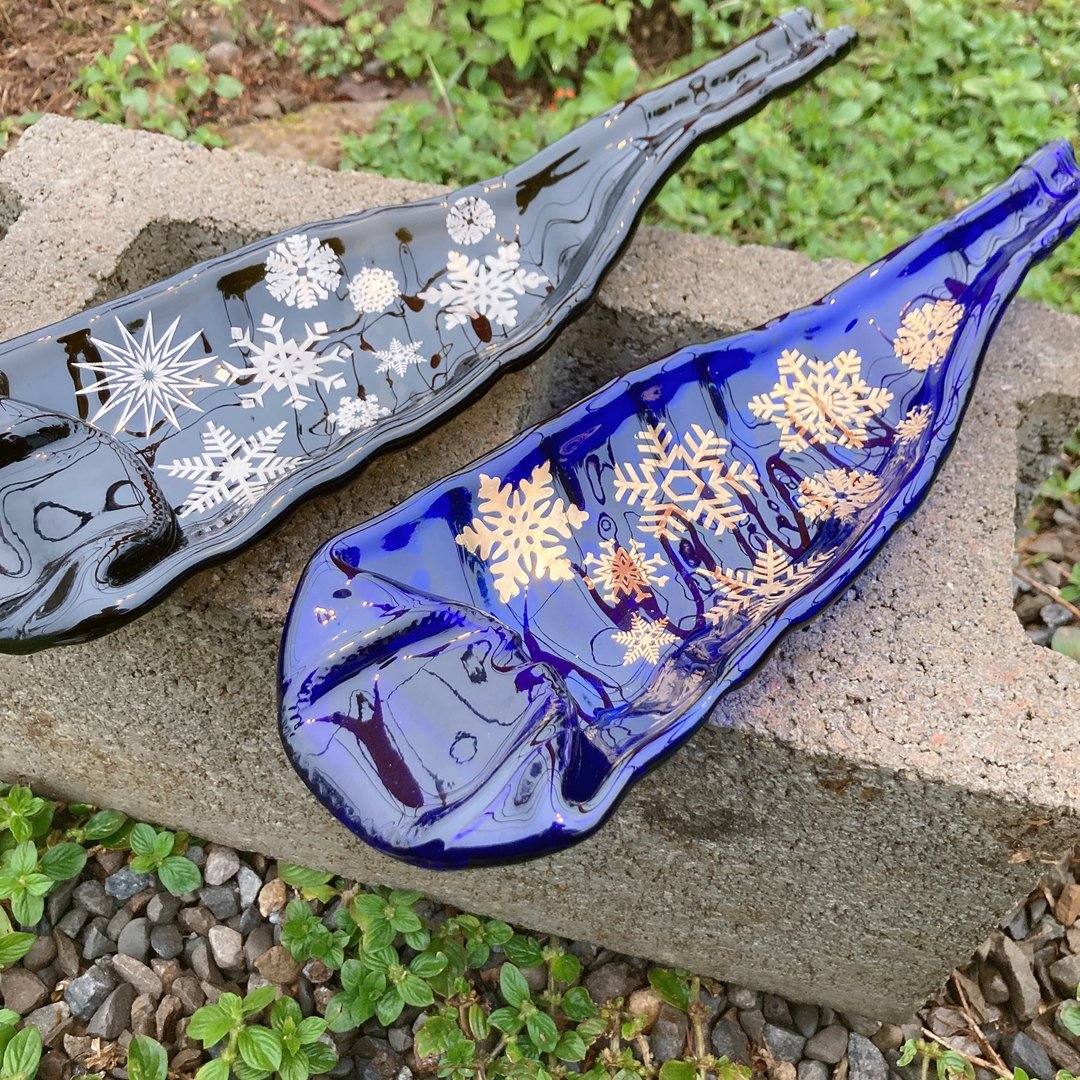 限量商品 手工烧制雪花烫金酒瓶盘 收纳盘 餐盘 - 盘子/餐盘/盘架 - 玻璃 