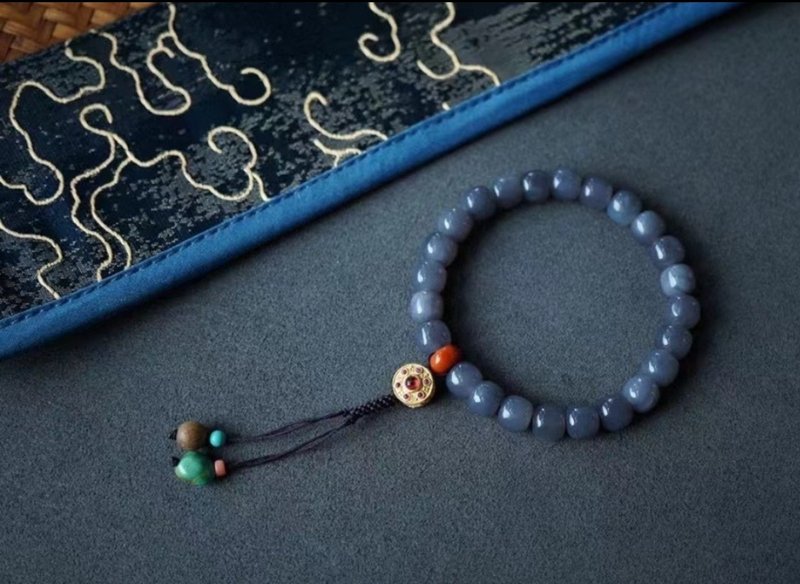 天然和田玉 /和阗玉-烟紫玉 古法银配饰南红绿松石设计单圈手串m - 手链/手环 - 宝石 紫色