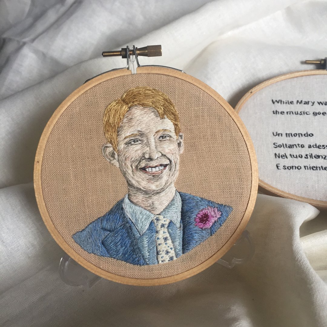 *Custom Made* portrait embroidery without background (4 inch) - 订制画像 - 绣线 卡其色
