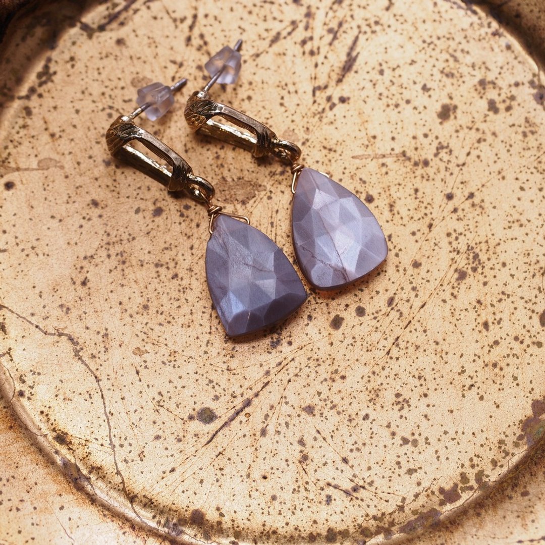 天然巧克力月光石镀金耳环 大颗 Chocolate moonstone earrings - 耳环/耳夹 - 半宝石 卡其色