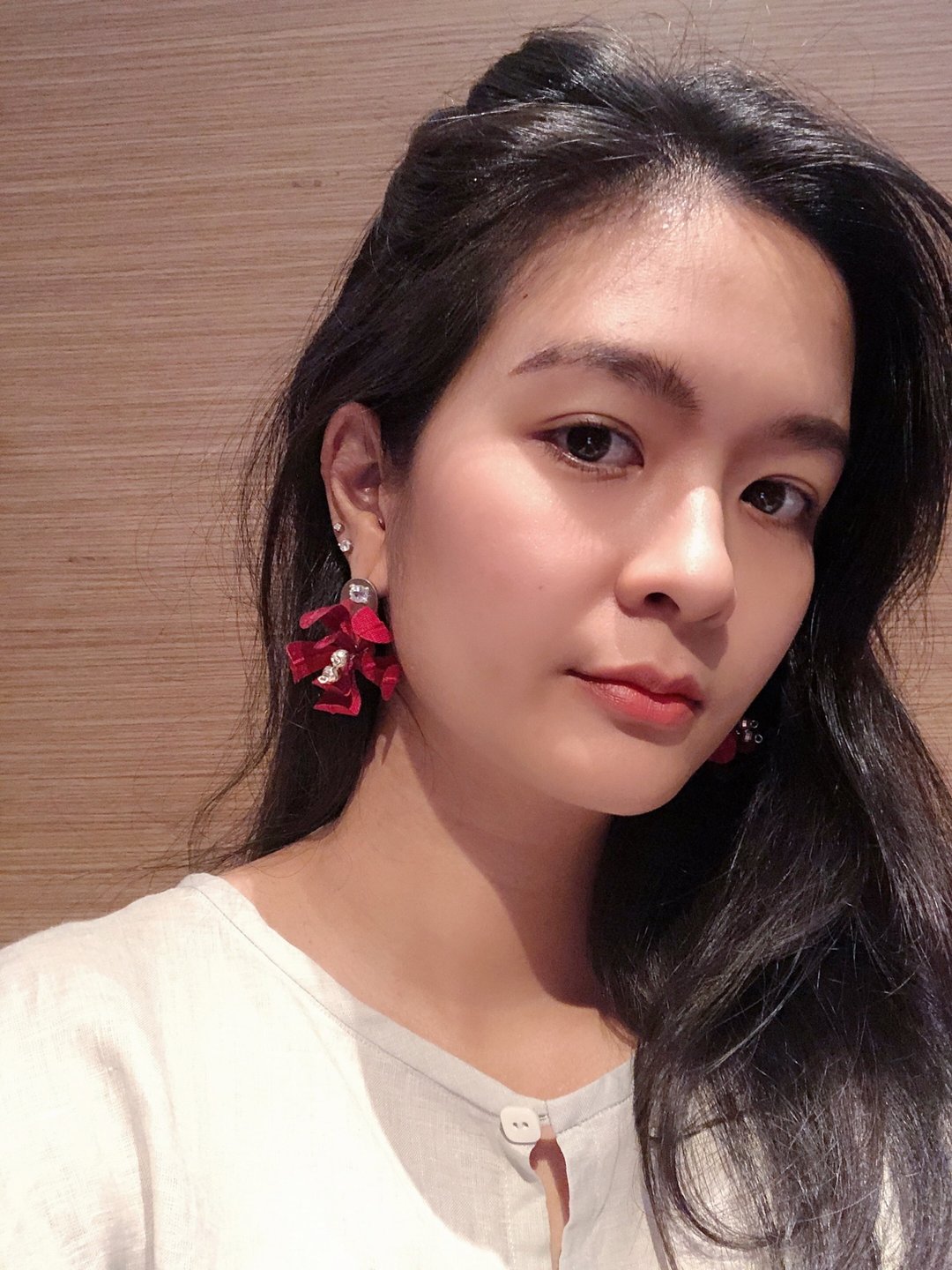 Thai silk earrings - 耳环/耳夹 - 丝．绢 红色