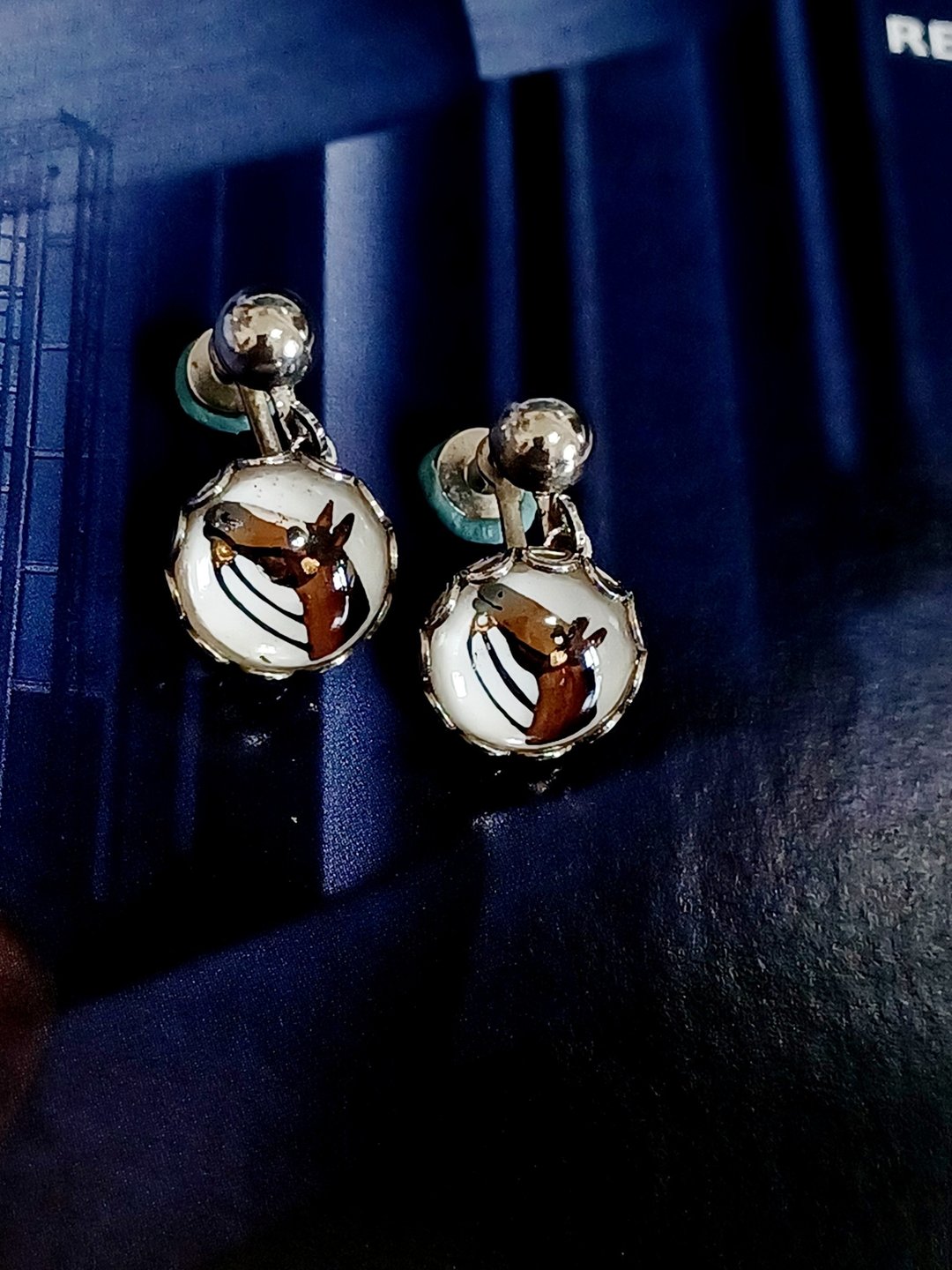 vintage jewelry  老式骏马徽章垂坠 夹式耳环 - 耳环/耳夹 - 其他金属 
