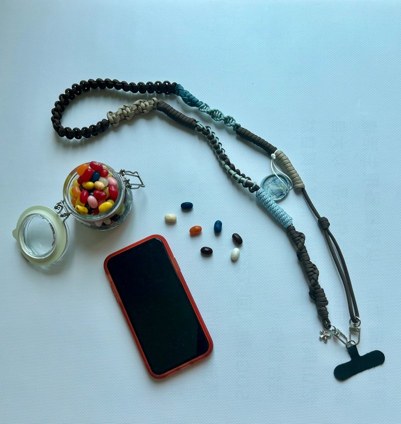 巧克力玛雅蓝伞绳背带ft.小花金属挂饰一可调节长度 - 挂绳/吊绳 - 尼龙 