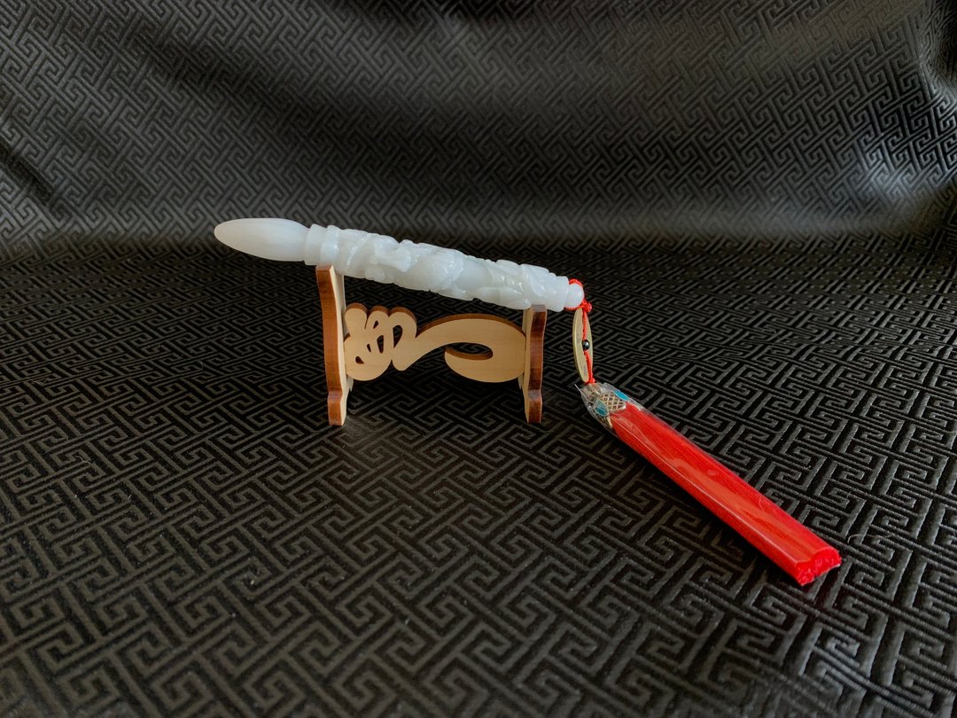 免费开光 大笔进财 桌上型小摆饰 天然缅甸玉翡翠 开运招财摆件 - 摆饰 - 玉石 白色