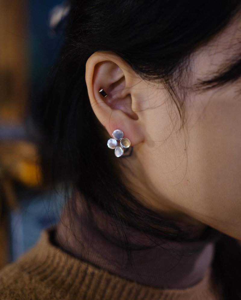 Four dish 四个小碟子耳环 - 耳环/耳夹 - 纯银 银色